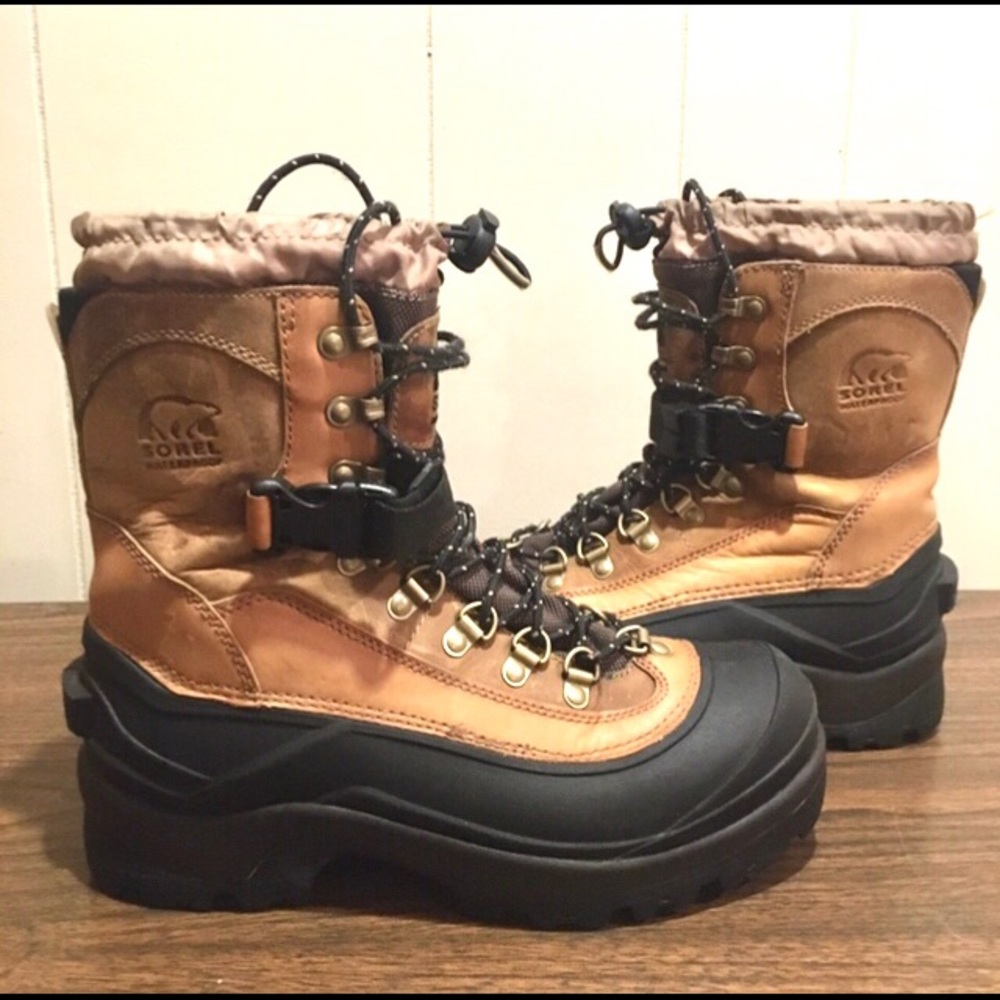 Sorel conquest winter boots Mens-British color Tan/black size 8
